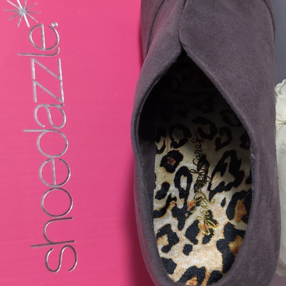 Little Diva Grey Booties - Picture 5 of 8